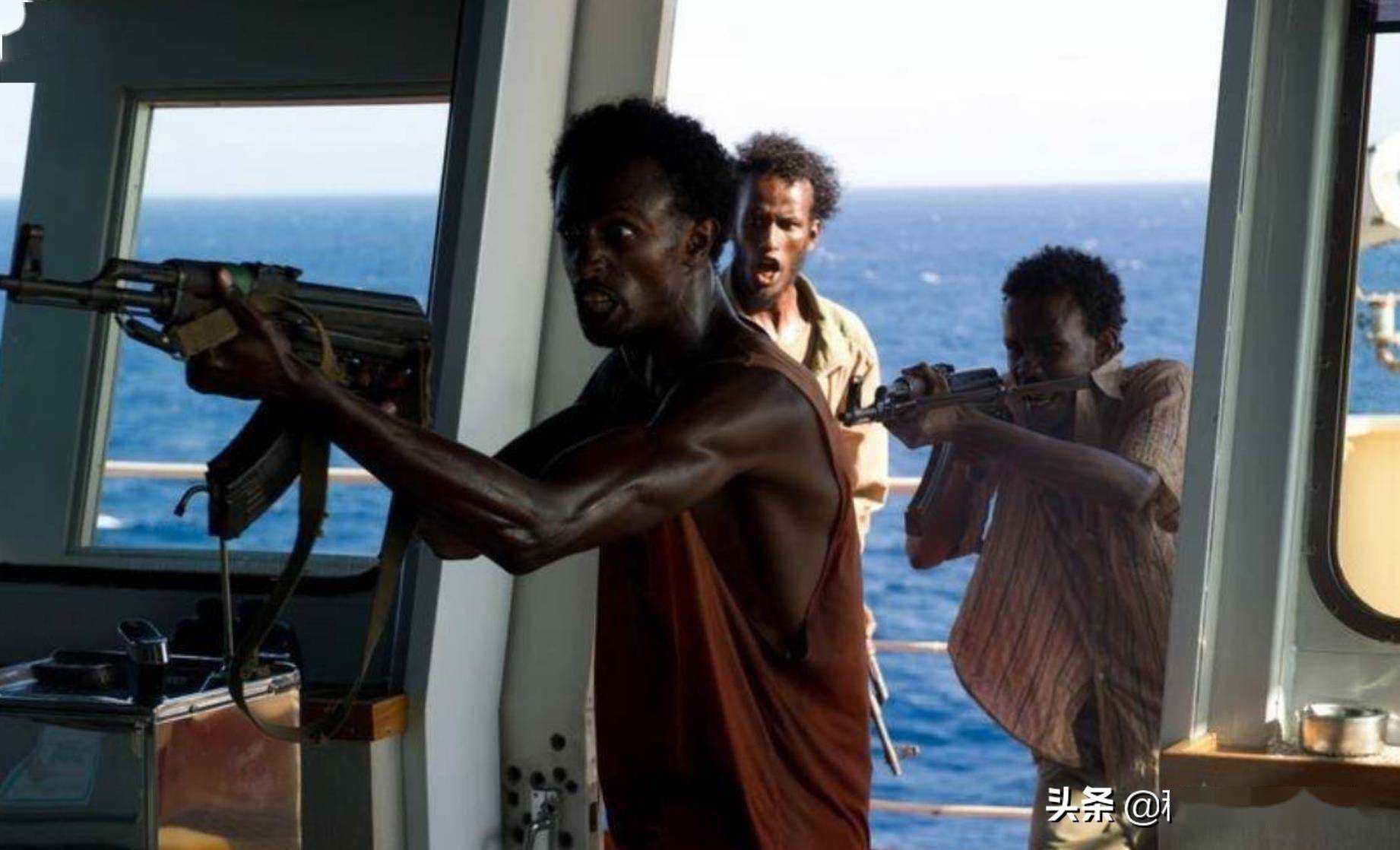 2010年，11名海盗打劫<a href=