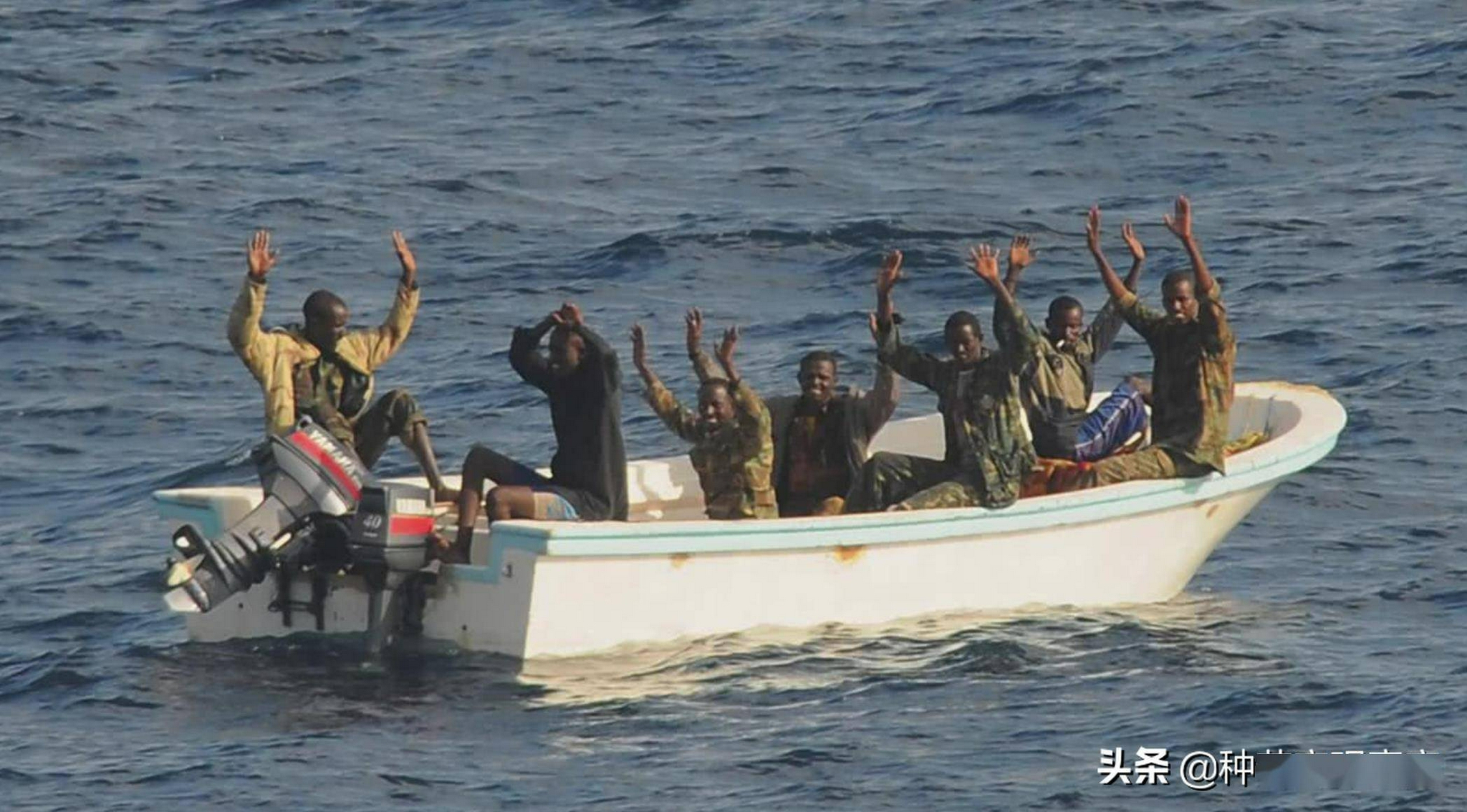 2010年，11名海盗打劫<a href=