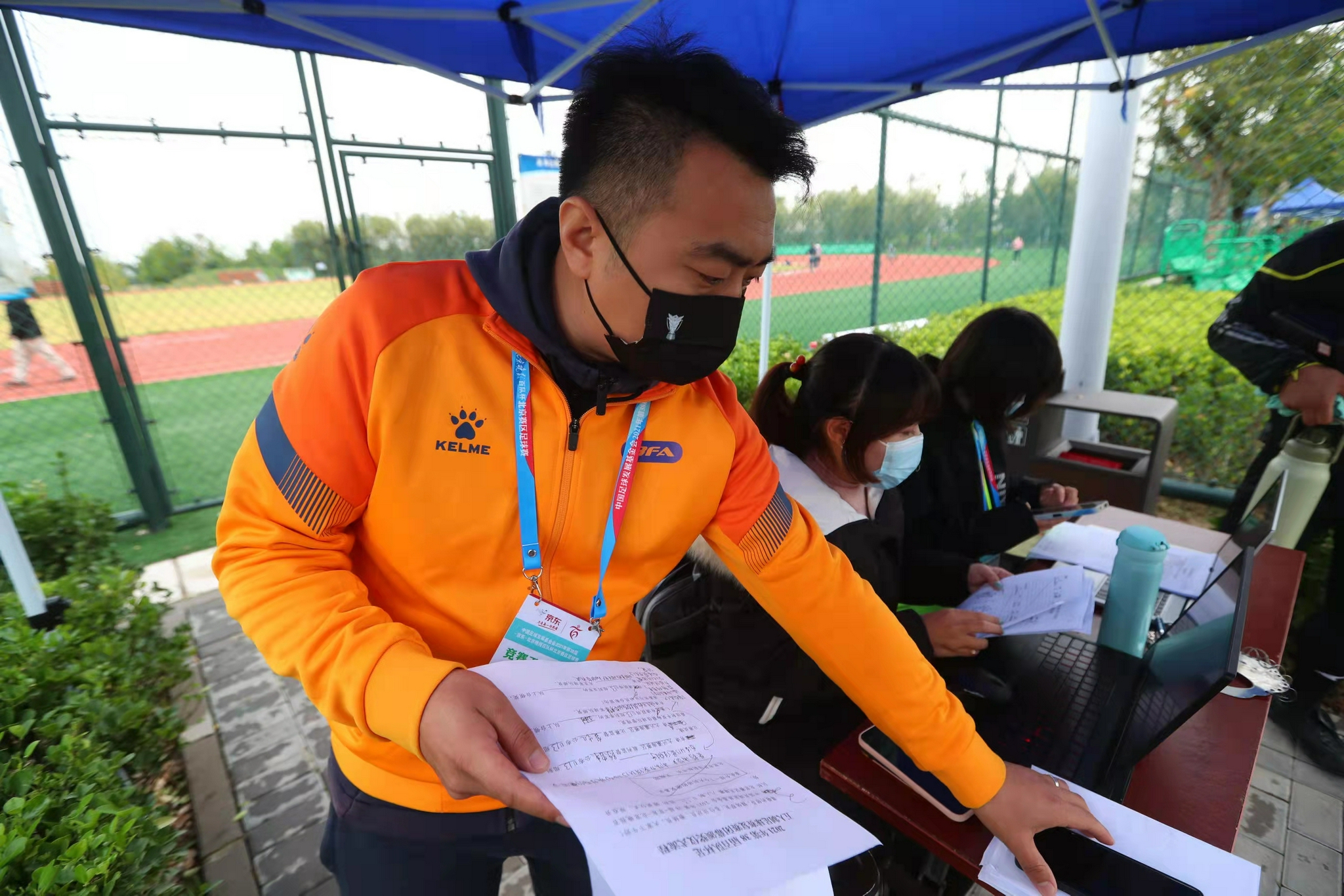 这个十一长假 百队杯赛场上的工作人员是这么度过的休闲区蓝鸢梦想 - Www.slyday.coM 这个十一长假 百队杯赛场上的工作人员是这么度过的休闲区蓝鸢梦想 - Www.slyday.coM