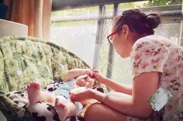 家庭月收入达到多少,妈妈才敢在家全职带娃?不同的家庭不同标准休闲区蓝鸢梦想 - Www.slyday.coM 家庭月收入达到多少,妈妈才敢在家全职带娃?不同的家庭不同标准休闲区蓝鸢梦想 - Www.slyday.coM