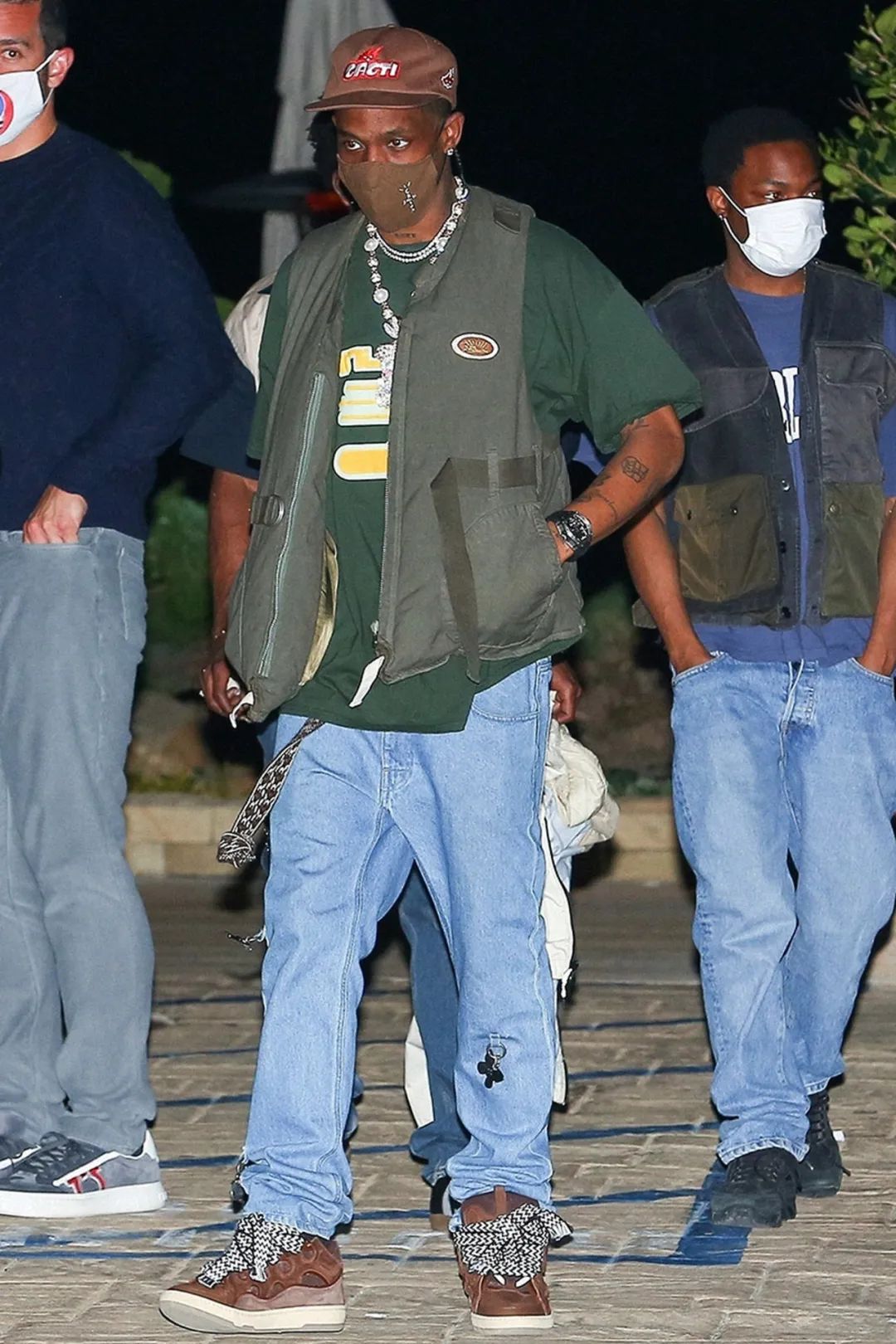 蟑螂侠必上脚!Lanvin浪凡 x 蝙蝠侠联名"面包鞋"曝光,确认发售!休闲区蓝鸢梦想 - Www.slyday.coM 蟑螂侠必上脚!Lanvin浪凡 x 蝙蝠侠联名"面包鞋"曝光,确认发售!休闲区蓝鸢梦想 - Www.slyday.coM