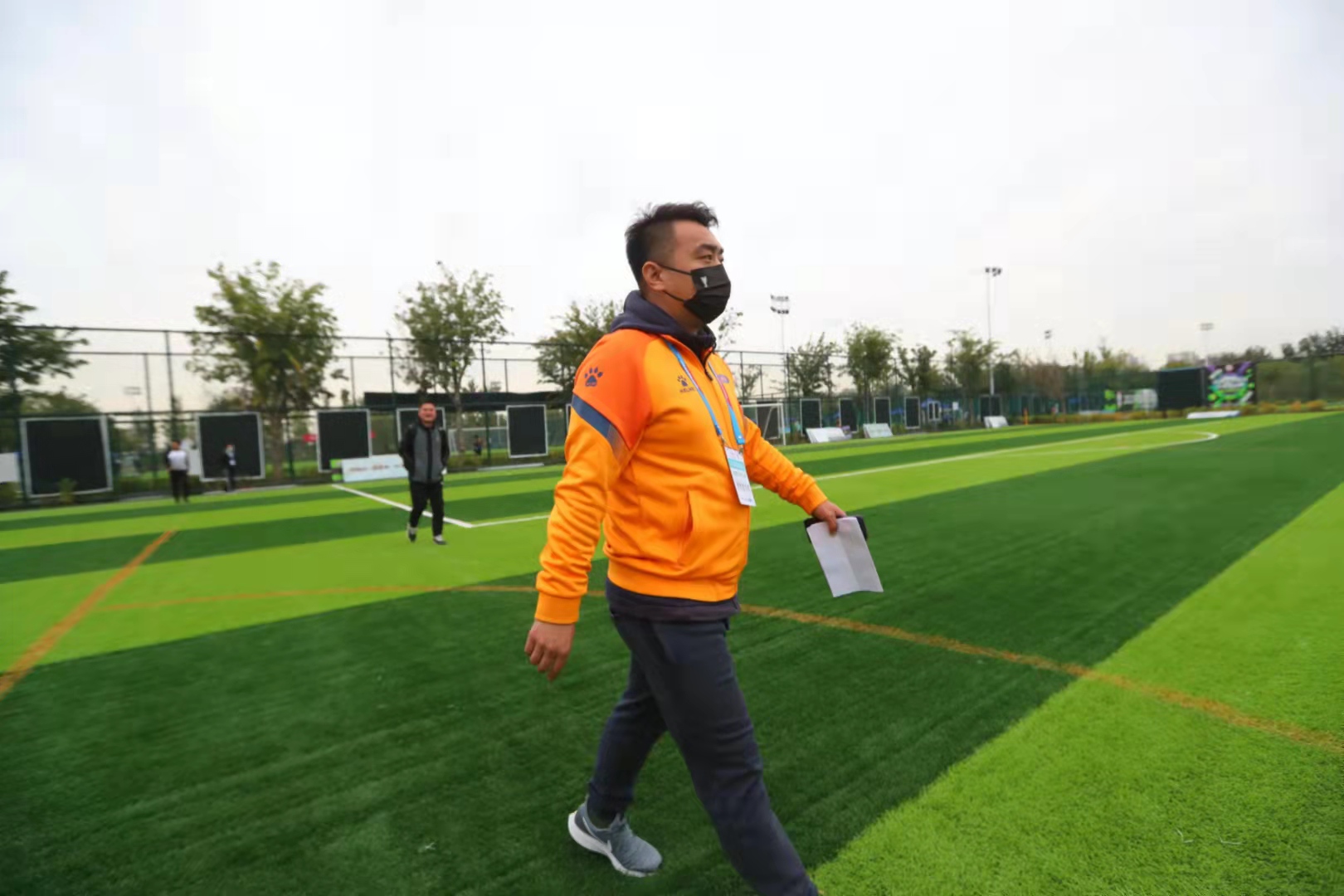 这个十一长假 百队杯赛场上的工作人员是这么度过的休闲区蓝鸢梦想 - Www.slyday.coM 这个十一长假 百队杯赛场上的工作人员是这么度过的休闲区蓝鸢梦想 - Www.slyday.coM