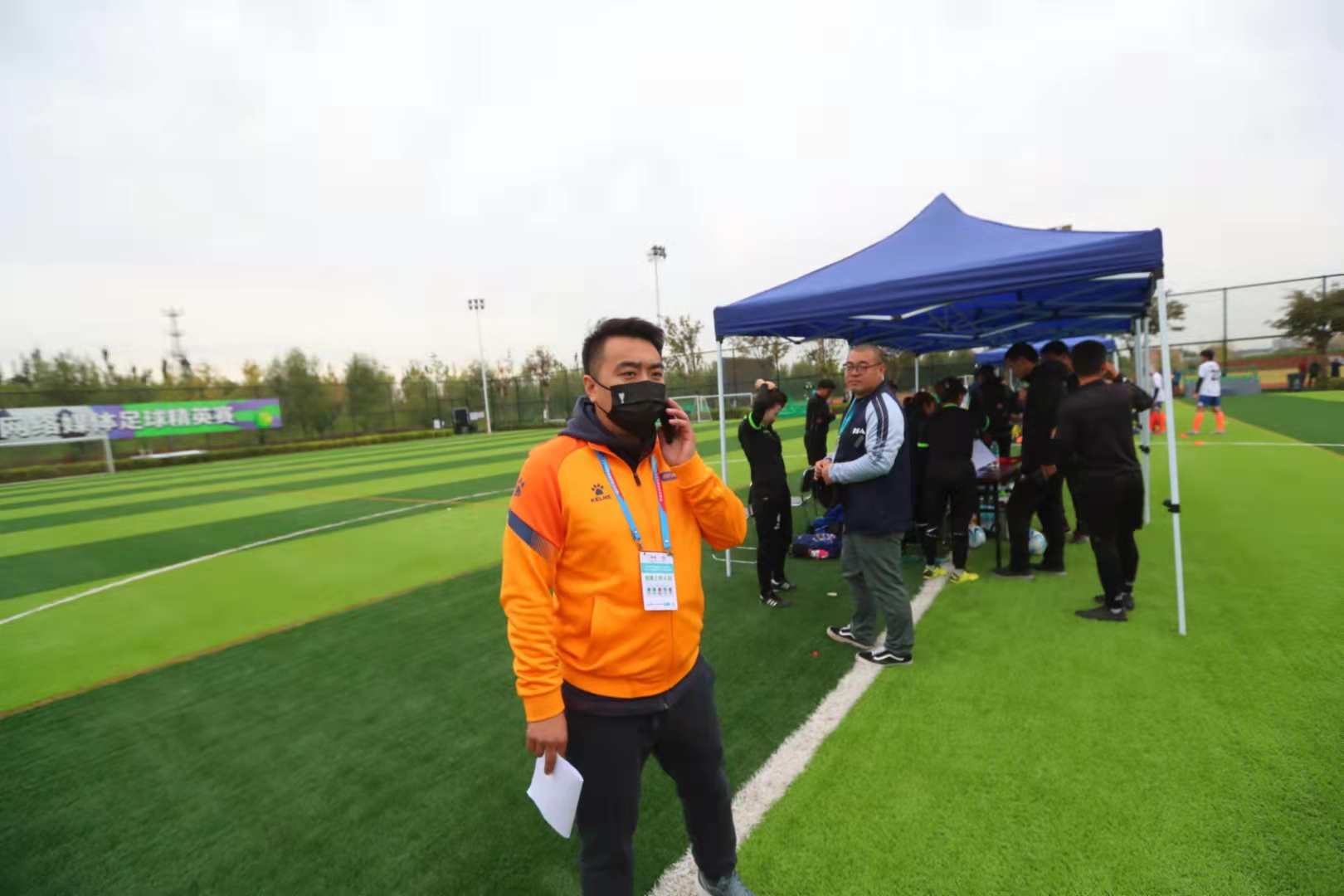 这个十一长假 百队杯赛场上的工作人员是这么度过的休闲区蓝鸢梦想 - Www.slyday.coM 这个十一长假 百队杯赛场上的工作人员是这么度过的休闲区蓝鸢梦想 - Www.slyday.coM