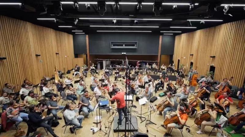 《我和我的父辈》热映 于飞独家揭秘音乐制作幕后故事(图4)