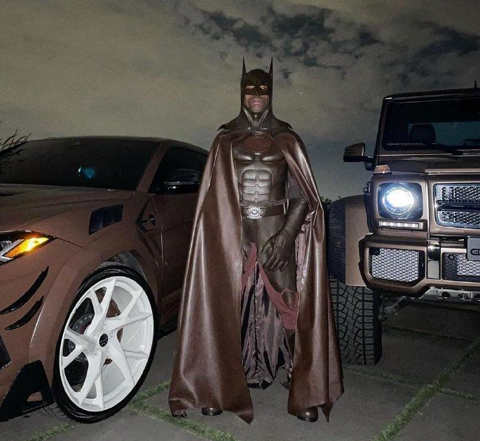 蟑螂侠必上脚!Lanvin浪凡 x 蝙蝠侠联名"面包鞋"曝光,确认发售!休闲区蓝鸢梦想 - Www.slyday.coM 蟑螂侠必上脚!Lanvin浪凡 x 蝙蝠侠联名"面包鞋"曝光,确认发售!休闲区蓝鸢梦想 - Www.slyday.coM