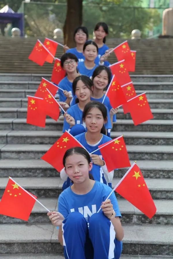 惊呆了!爸妈把我的国庆假期作业吃了,并给出一致好评休闲区蓝鸢梦想 - Www.slyday.coM 惊呆了!爸妈把我的国庆假期作业吃了,并给出一致好评休闲区蓝鸢梦想 - Www.slyday.coM