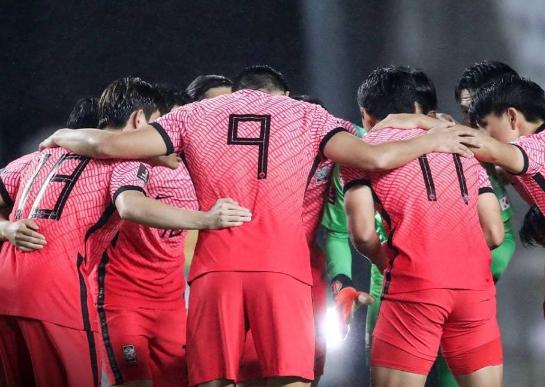 心疼！叙利亚脱衣庆祝遭打脸，5分钟后被绝杀，把<a href=