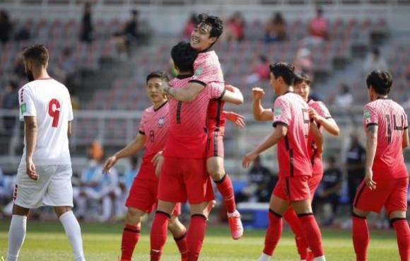 心疼！叙利亚脱衣庆祝遭打脸，5分钟后被绝杀，把<a href=