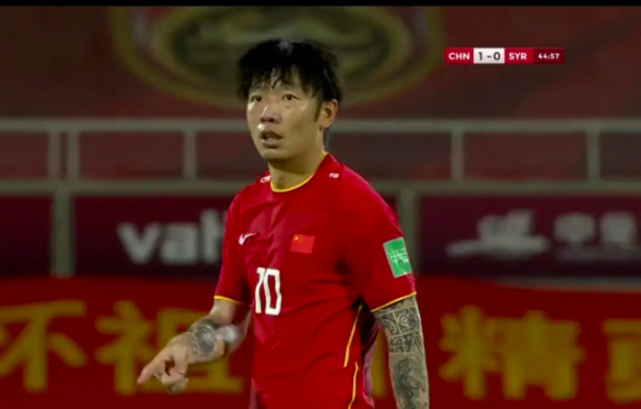 越媒：中国男足4大败笔，李铁就是其中之一，想赢越南只能靠一招