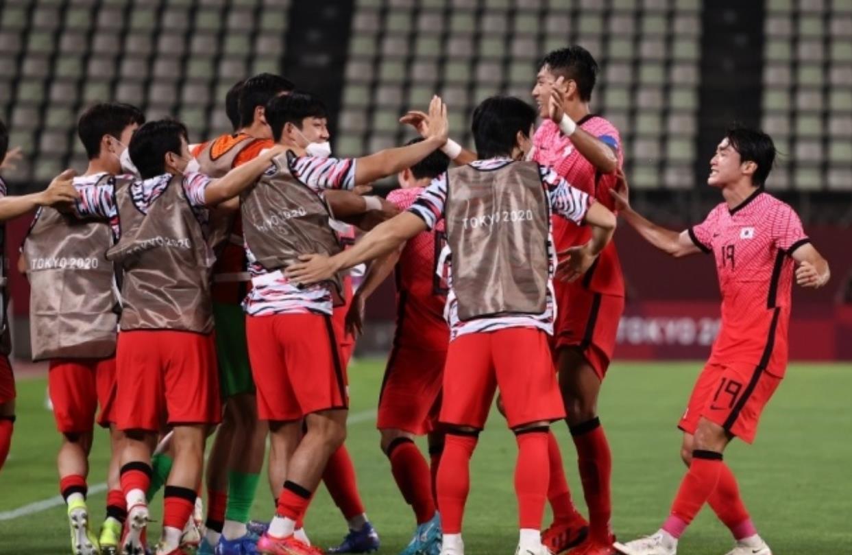 孙兴慜拯救黄喜灿！不是<a href=