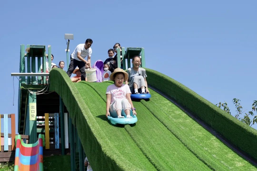 这里有你的国庆吗?休闲区蓝鸢梦想 - Www.slyday.coM 这里有你的国庆吗?休闲区蓝鸢梦想 - Www.slyday.coM