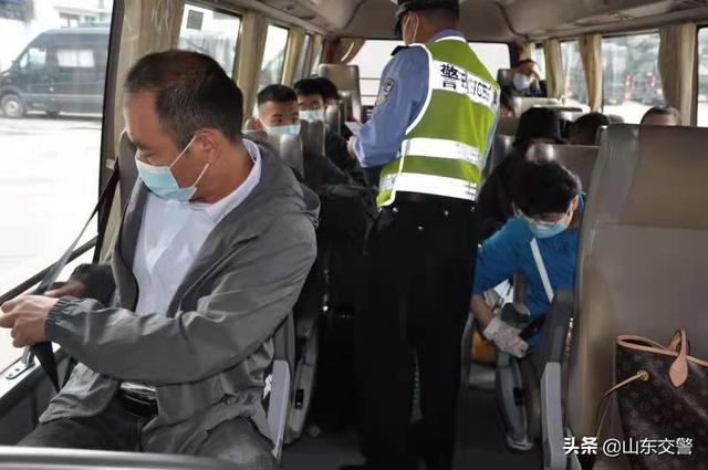 国庆假期安全不打烊!山东交警积极开展交通安全宣传活动!休闲区蓝鸢梦想 - Www.slyday.coM 国庆假期安全不打烊!山东交警积极开展交通安全宣传活动!休闲区蓝鸢梦想 - Www.slyday.coM