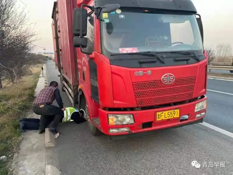 这是李涌生前留下的最后一个夜巡视频…早报记者独家跟访休闲区蓝鸢梦想 - Www.slyday.coM 这是李涌生前留下的最后一个夜巡视频…早报记者独家跟访休闲区蓝鸢梦想 - Www.slyday.coM