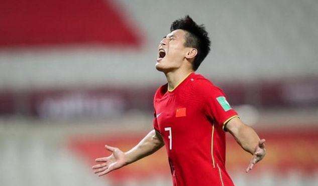 赢球却不高兴？国足3-2越南 球迷感叹李铁命真硬！北京三少真不行