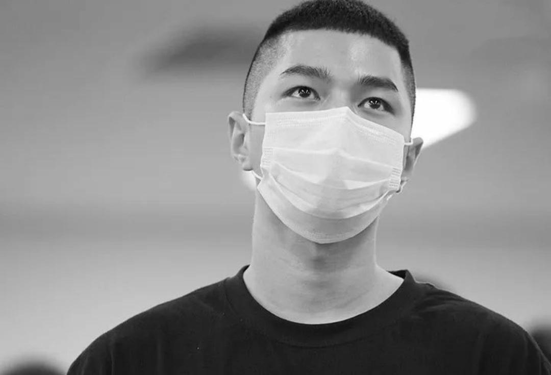 李敏镐朴炯植后，又一南韩爱豆身材发福，网友：<a href=