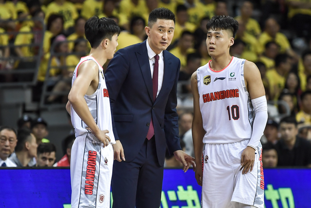 广东宏远全员通过体测阿联状态出色刘权标或正式回归