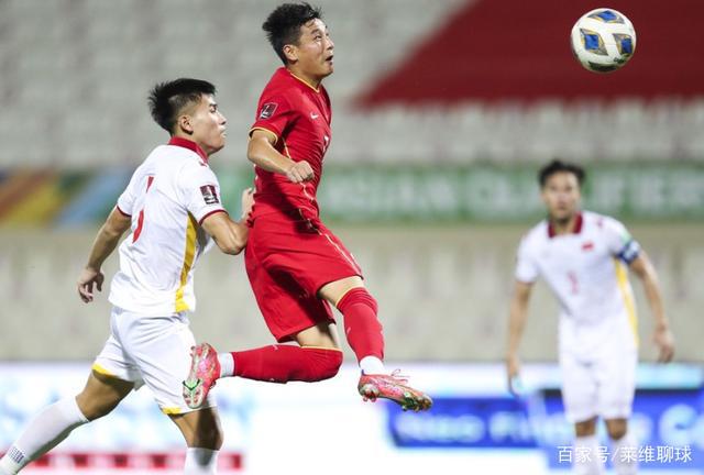 武磊让8大外媒心服口服!日媒羡慕中国有盖世英雄,越南也被打服