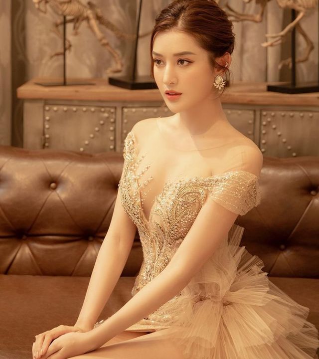 12强赛想从中国队拿4分?想多了吧,越南选美小姐遭打脸!