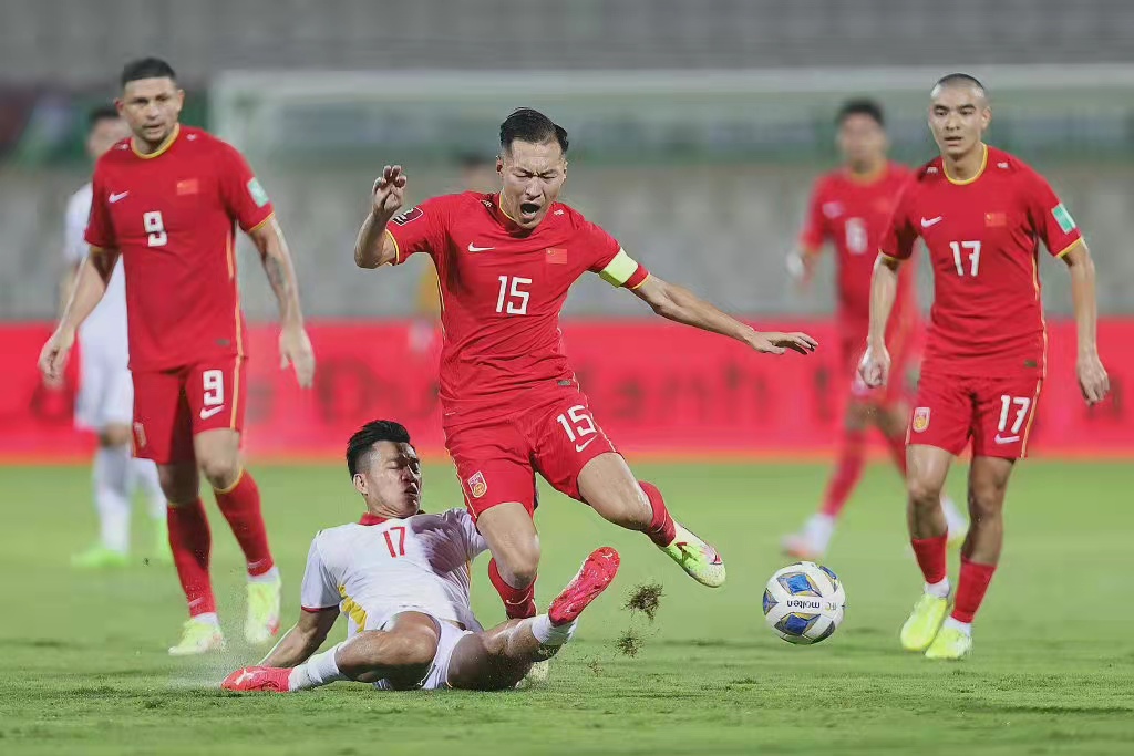 范志慧の怒りの言葉が叶わなかった！ベトナム代表サッカーチーム3-2伝統武磊がストップタイムで得点| ベトナム| ナショナルフットボール|  WuLei_Sinaニュース