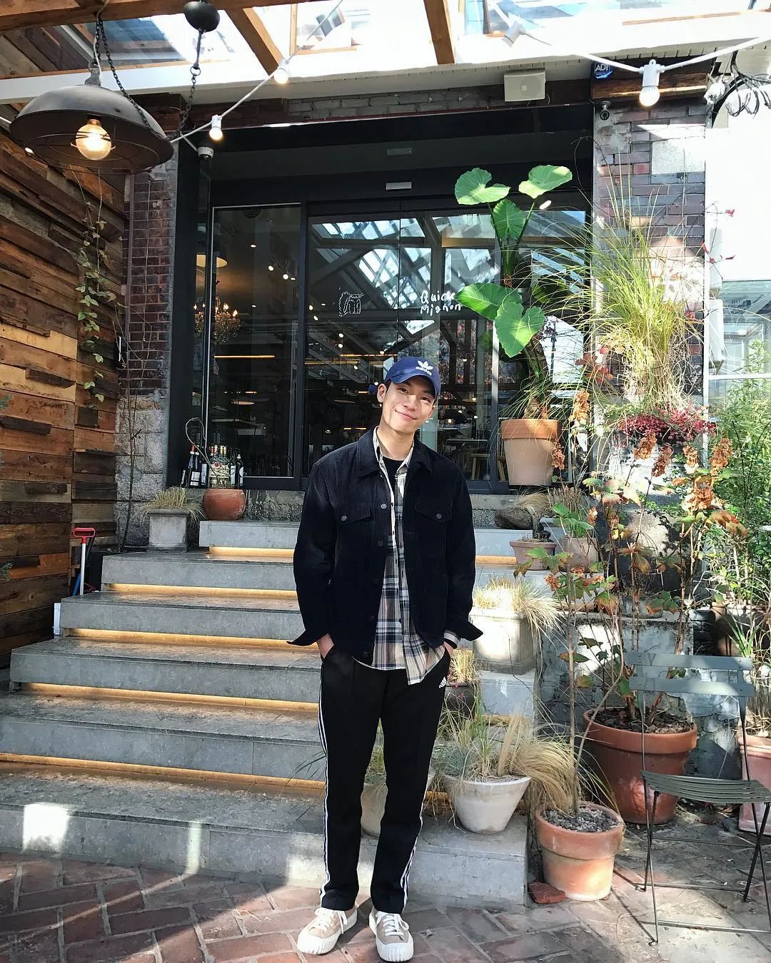 《鱿鱼游戏》让他迷倒无数少女!这样的男友风穿搭你可吗?休闲区蓝鸢梦想 - Www.slyday.coM 《鱿鱼游戏》让他迷倒无数少女!这样的男友风穿搭你可吗?休闲区蓝鸢梦想 - Www.slyday.coM