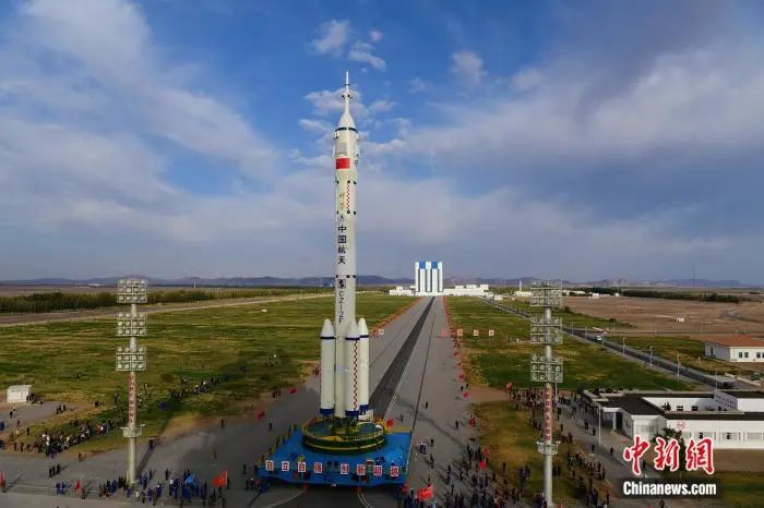 美国核动力潜艇在南海撞上不明物体,多人受伤【新闻热榜】休闲区蓝鸢梦想 - Www.slyday.coM 美国核动力潜艇在南海撞上不明物体,多人受伤【新闻热榜】休闲区蓝鸢梦想 - Www.slyday.coM