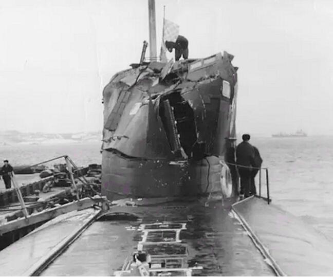 1992年与美国潜艇相撞后的俄罗斯K-276号潜艇