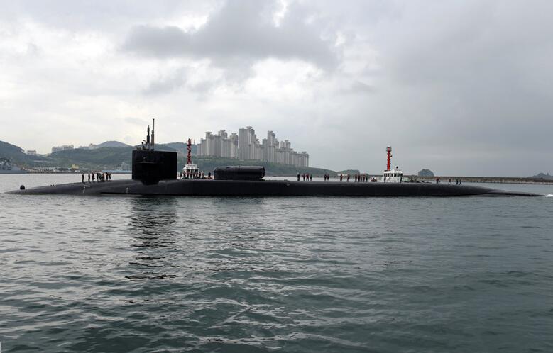 2017年4月对韩国进行“日常停靠”的美国海军巡航导弹核潜艇“密歇根”号