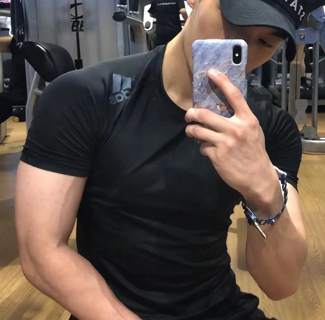 《鱿鱼游戏》让他迷倒无数少女!这样的男友风穿搭你可吗?休闲区蓝鸢梦想 - Www.slyday.coM 《鱿鱼游戏》让他迷倒无数少女!这样的男友风穿搭你可吗?休闲区蓝鸢梦想 - Www.slyday.coM