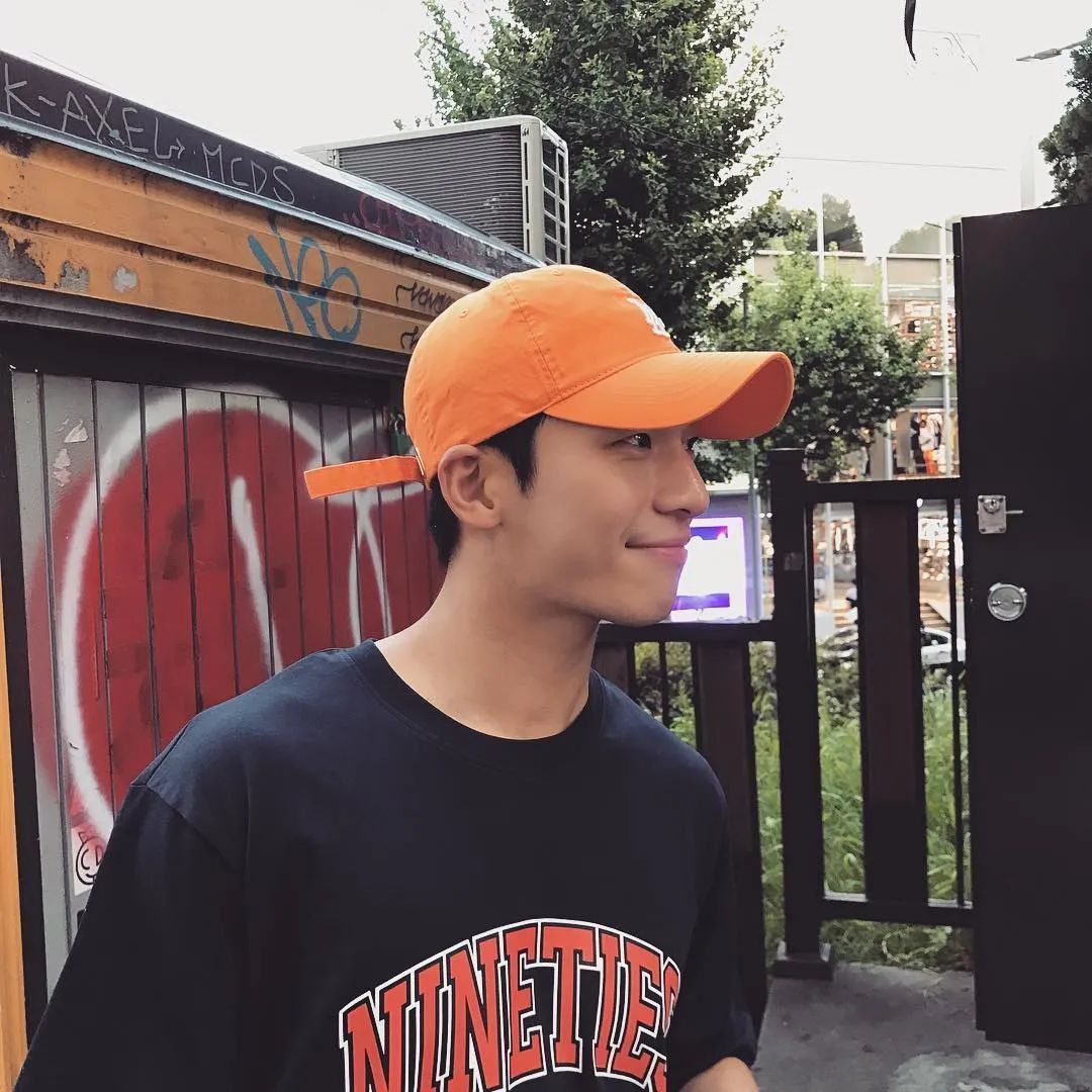 《鱿鱼游戏》让他迷倒无数少女!这样的男友风穿搭你可吗?休闲区蓝鸢梦想 - Www.slyday.coM 《鱿鱼游戏》让他迷倒无数少女!这样的男友风穿搭你可吗?休闲区蓝鸢梦想 - Www.slyday.coM