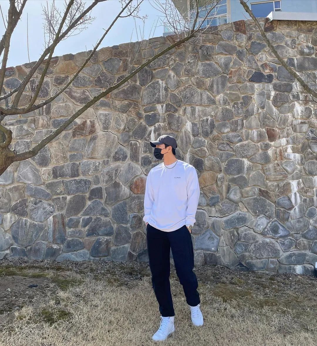 《鱿鱼游戏》让他迷倒无数少女!这样的男友风穿搭你可吗?休闲区蓝鸢梦想 - Www.slyday.coM 《鱿鱼游戏》让他迷倒无数少女!这样的男友风穿搭你可吗?休闲区蓝鸢梦想 - Www.slyday.coM