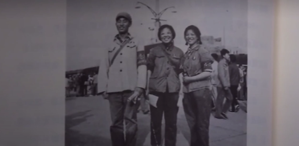 为抢救被卷走的电线杆,他跳进了湍急的洪水中……休闲区蓝鸢梦想 - Www.slyday.coM 为抢救被卷走的电线杆,他跳进了湍急的洪水中……休闲区蓝鸢梦想 - Www.slyday.coM