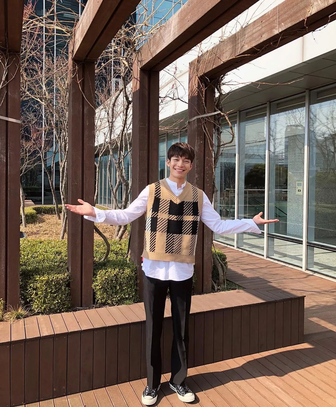 《鱿鱼游戏》让他迷倒无数少女!这样的男友风穿搭你可吗?休闲区蓝鸢梦想 - Www.slyday.coM 《鱿鱼游戏》让他迷倒无数少女!这样的男友风穿搭你可吗?休闲区蓝鸢梦想 - Www.slyday.coM