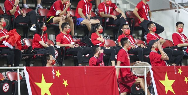 国足3-2绝杀越南比赛中,主教练李铁的5个致命错误!