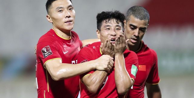 国足3-2绝杀越南比赛中,主教练李铁的5个致命错误!