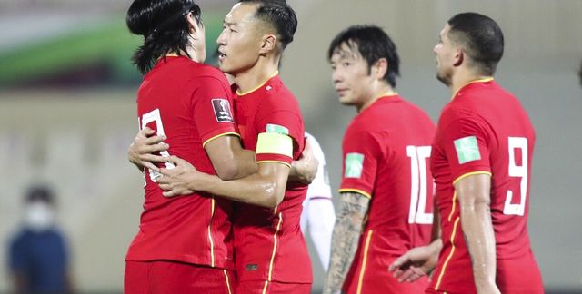 国足3-2绝杀越南比赛中,主教练李铁的5个致命错误!