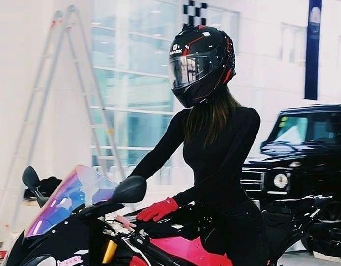 1600万粉丝的机车女神痞幼和她的弥天大谎
