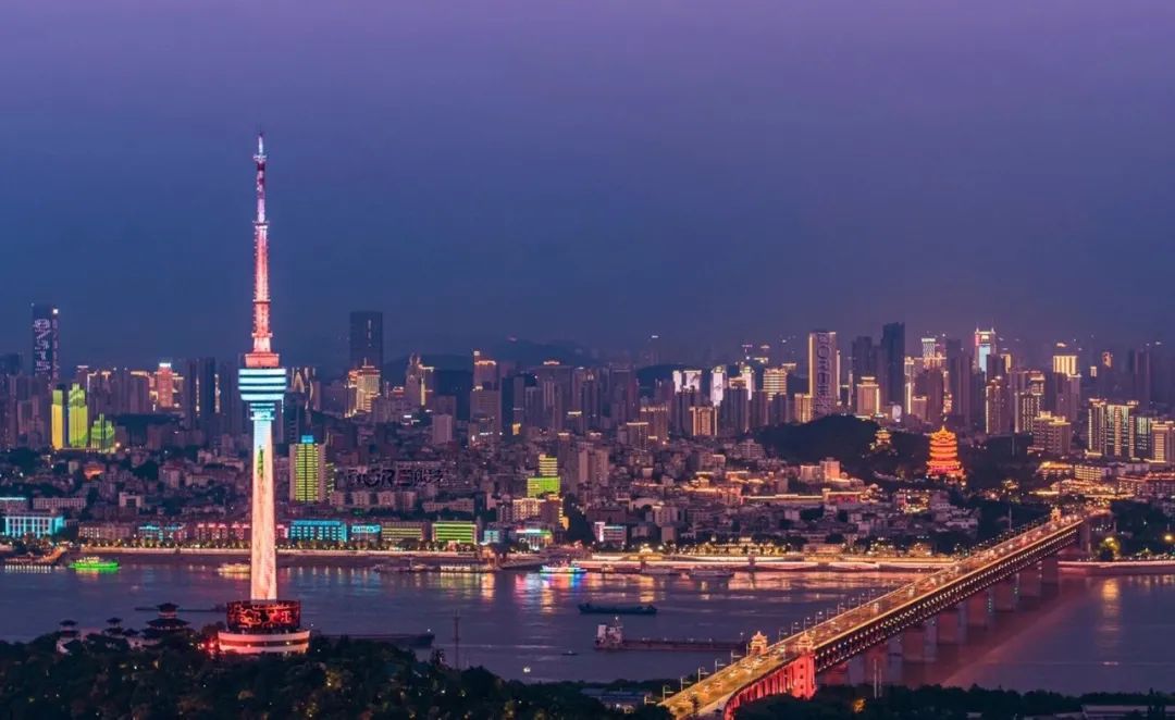 大江大湖之外,武汉是世界级城市,也是国家级旅游休闲城市.