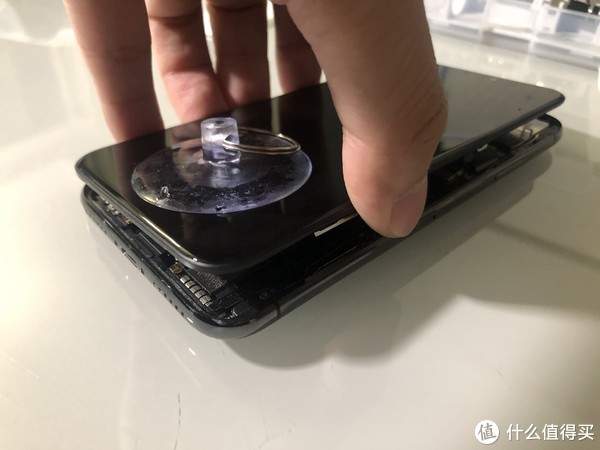 手机屏幕为啥会漏液?坏了需要去维修店吗?个人换屏经验分享~休闲区蓝鸢梦想 - Www.slyday.coM 手机屏幕为啥会漏液?坏了需要去维修店吗?个人换屏经验分享~休闲区蓝鸢梦想 - Www.slyday.coM