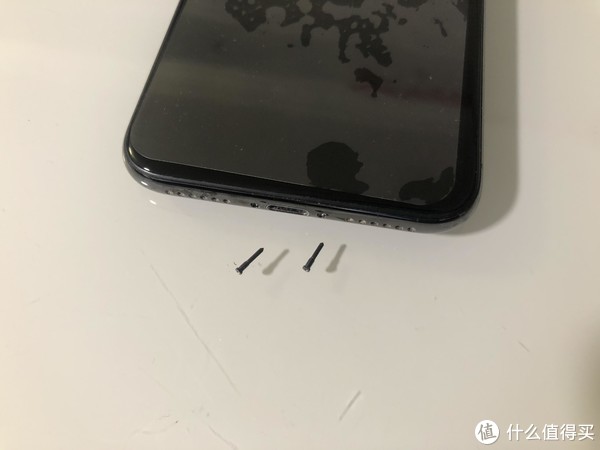 手机屏幕为啥会漏液?坏了需要去维修店吗?个人换屏经验分享~休闲区蓝鸢梦想 - Www.slyday.coM 手机屏幕为啥会漏液?坏了需要去维修店吗?个人换屏经验分享~休闲区蓝鸢梦想 - Www.slyday.coM