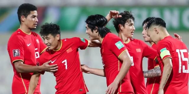 国足3:2险胜越南,在领先两球时,为何10分钟之内连丢两球?