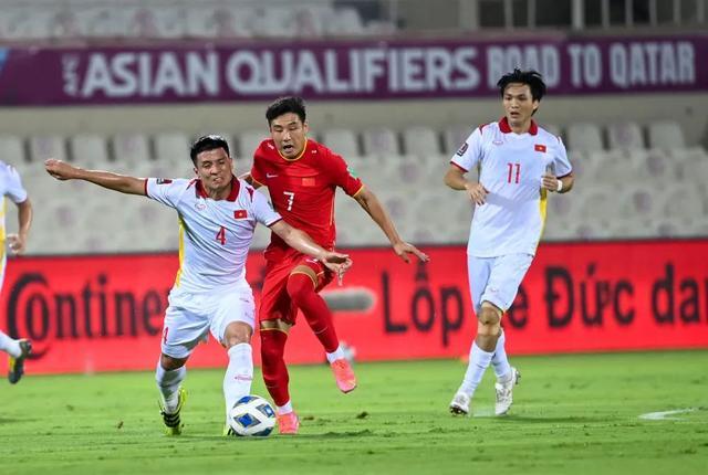 晚上19点！越南媒体做出争议报道：亚足联遭质疑，球迷吐槽声一片
