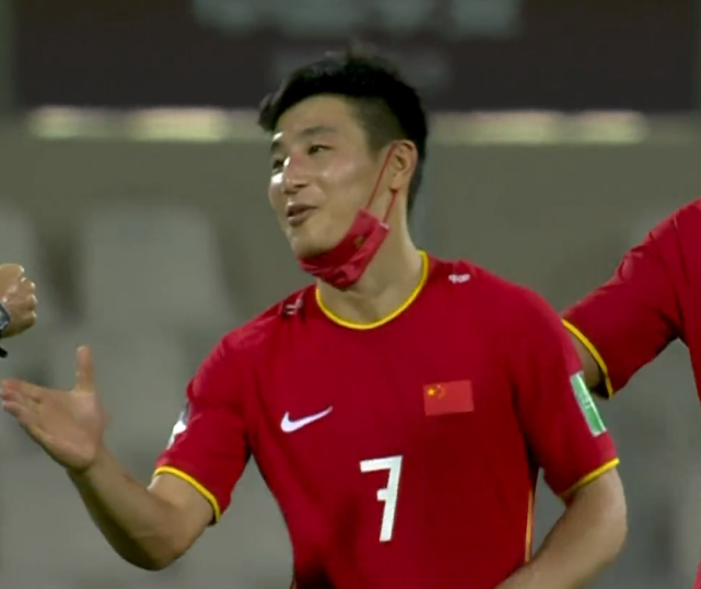 国际足联用“武球王”点名表扬武磊，赢完皇马赢越南，给国足长脸