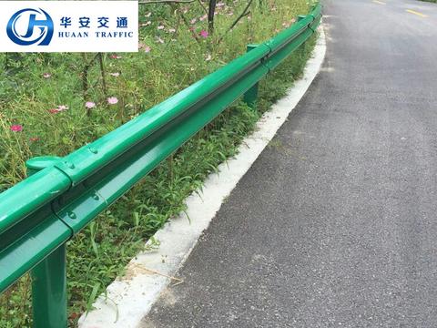 护栏板厂家：关于护栏板定期保养的重要性