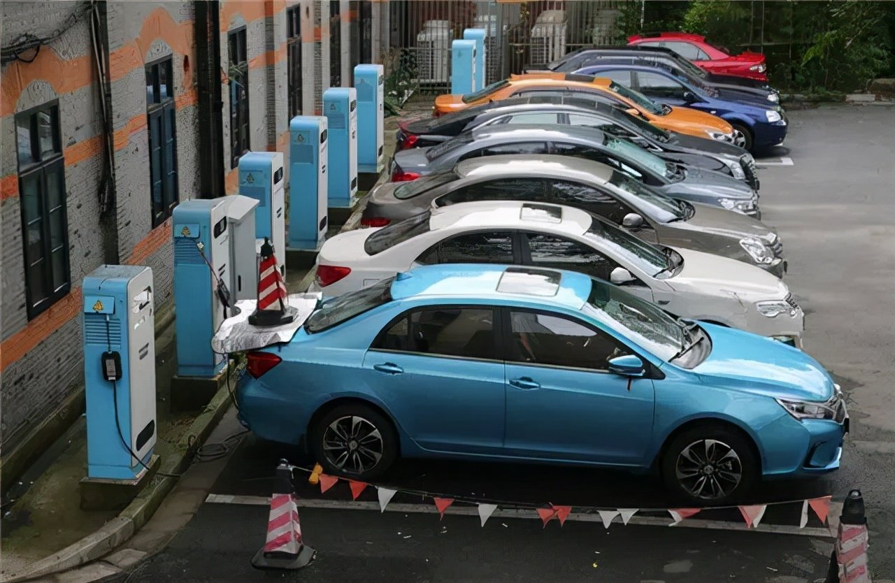 燃油车会被淘汰吗?院士提出建议,我国已有省份“确认”禁售时间休闲区蓝鸢梦想 - Www.slyday.coM 燃油车会被淘汰吗?院士提出建议,我国已有省份“确认”禁售时间休闲区蓝鸢梦想 - Www.slyday.coM