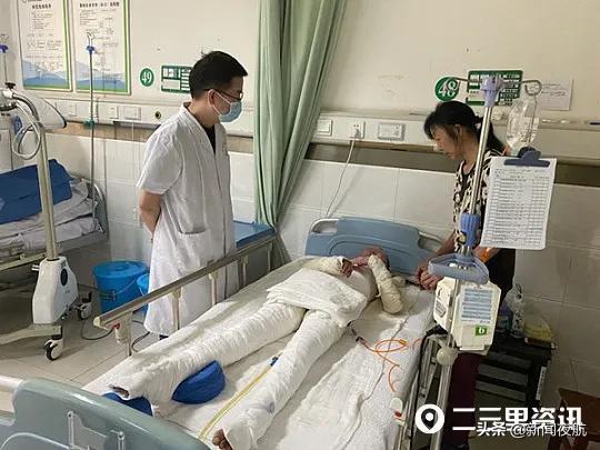 11岁女孩玩耍时引爆甲醇桶,全身90%被烧伤休闲区蓝鸢梦想 - Www.slyday.coM 11岁女孩玩耍时引爆甲醇桶,全身90%被烧伤休闲区蓝鸢梦想 - Www.slyday.coM