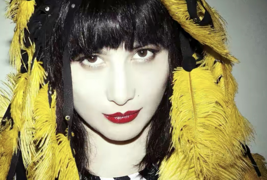 赌王女儿何超仪晒三层豪宅，丈夫也是富豪，结婚18年未生子