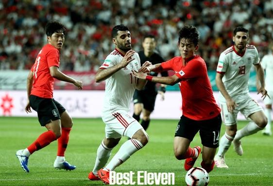 1-0！孙兴慜大爆发，奔袭50米+单刀破门，<a href=