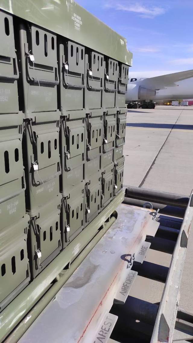 美国很矛盾：向乌克兰增加额外军事援助，却又不敢真惹毛<a href=