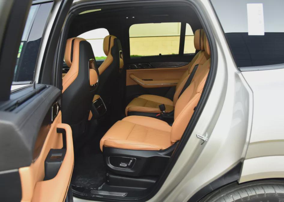 深度解析:领克09真是XC90的换壳车吗?27万起售贵了还是超值?