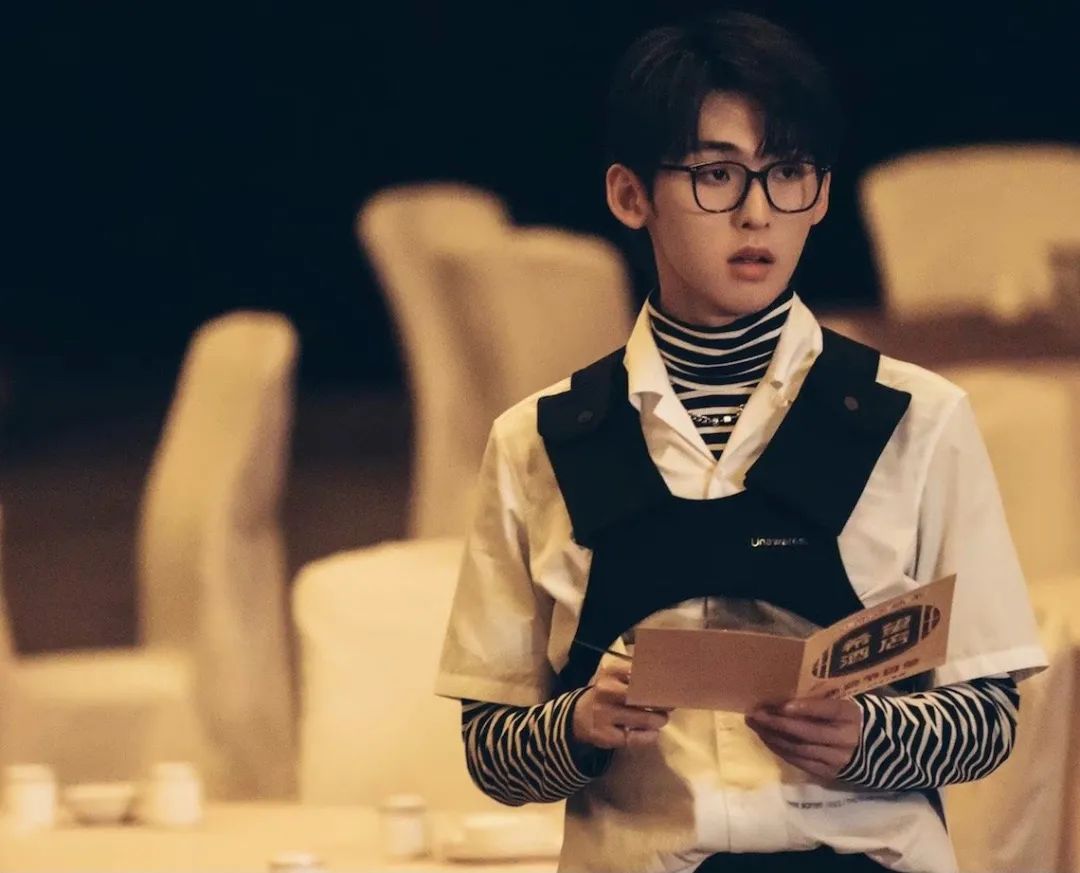 关晓彤当团宠，李易峰化身梗王，这档综艺绝了！